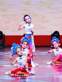 Kids' Chinese Opera Dan Role Performance Costume with Fan and Headdress
