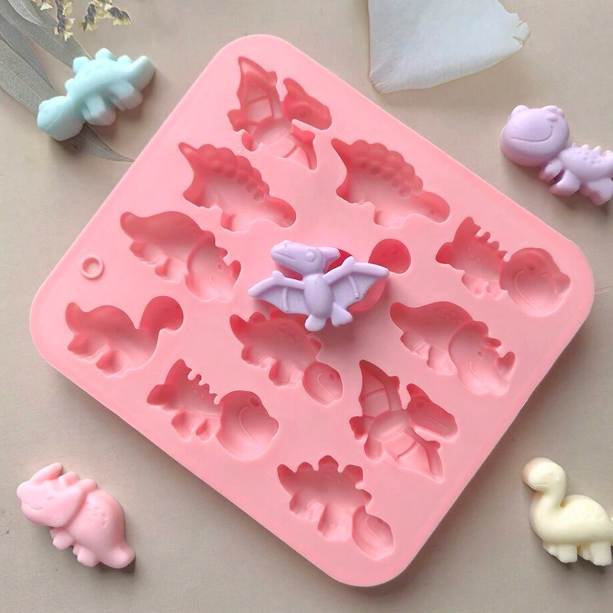DIY 12-Cavity Dinosaur Silicone Mold for Candy Chocolate Jelly Ice Mousse Cake Baking