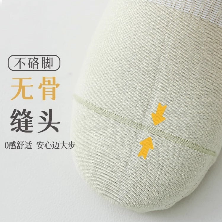 Women's Non-Slip Yoga Pilates Socks with Grips for Indoor Fitness