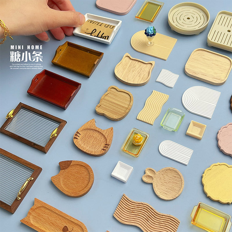 Miniature Dollhouse Baking Tray Collection with Baking Paper
