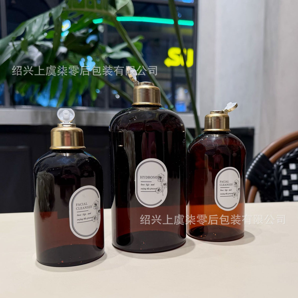 500ml Caramel Brown Light-Blocking PET Plastic Empty Bottle with Ding-Dong Cap for Shower Oil Toner Massage Oil Hydrosol
