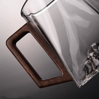 Mountain View High Borosilicate Glass Fairness Cup with Wooden Handle for Kung Fu Tea Ceremony
