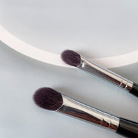 Finger-Shaped Eyeshadow Brush for Blending and Highlighting, Natural Wool Bristles