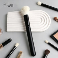 Portable Soft Bristle Wooden Handle Makeup Brush for Foundation, Concealer, Blush, and Eye Shadow