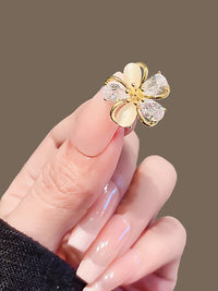 Elegant Rhinestone Cat Eye Flower Brooch Pin for Women, Anti-Exposure Cardigan Collar Decoration