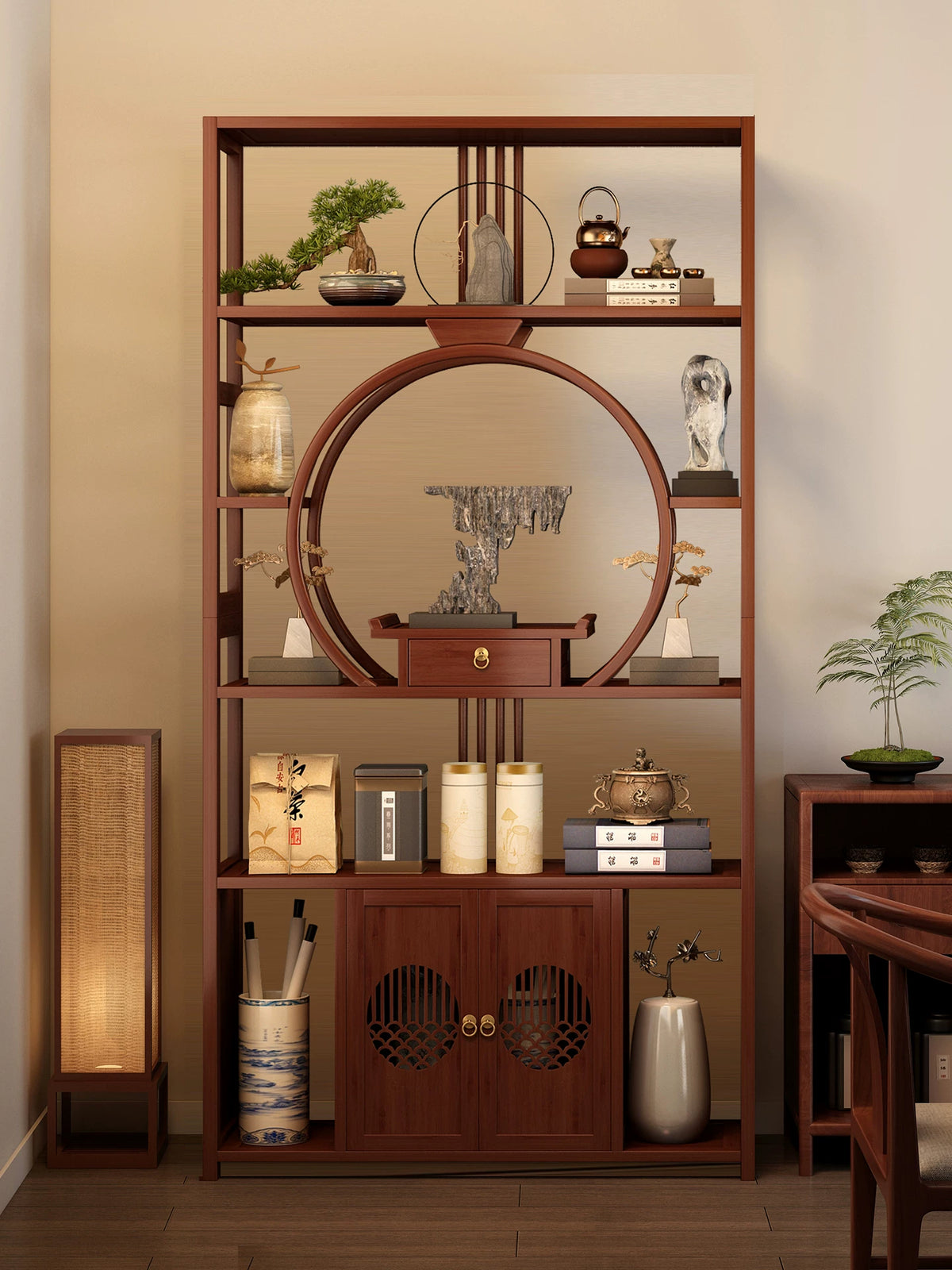 New Chinese Style Display Shelf with Drawers and Carved Doors, Floor-Standing Curio Cabinet for Teahouse Living Room