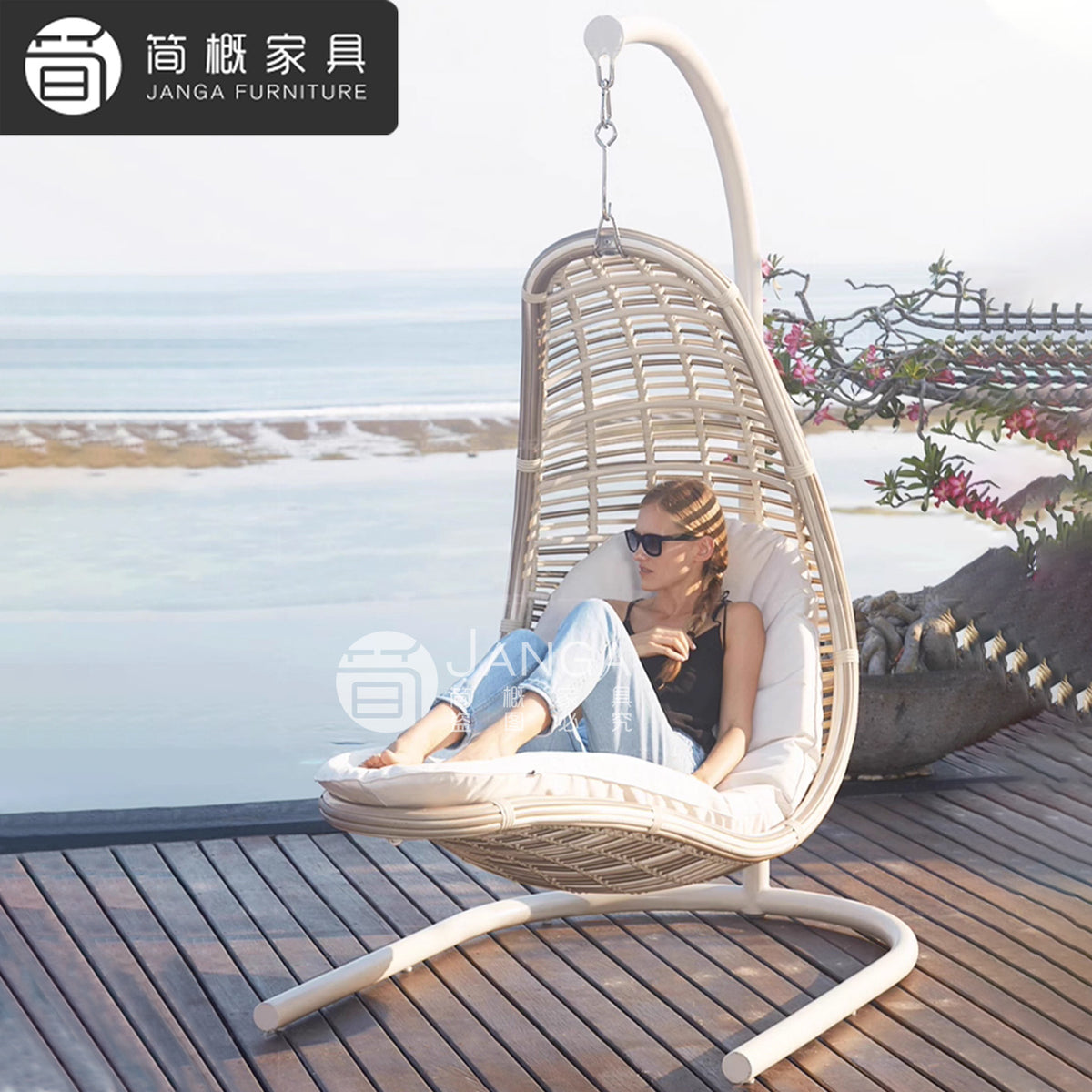 Outdoor Wicker Hanging Swing Chair for Patio Balcony