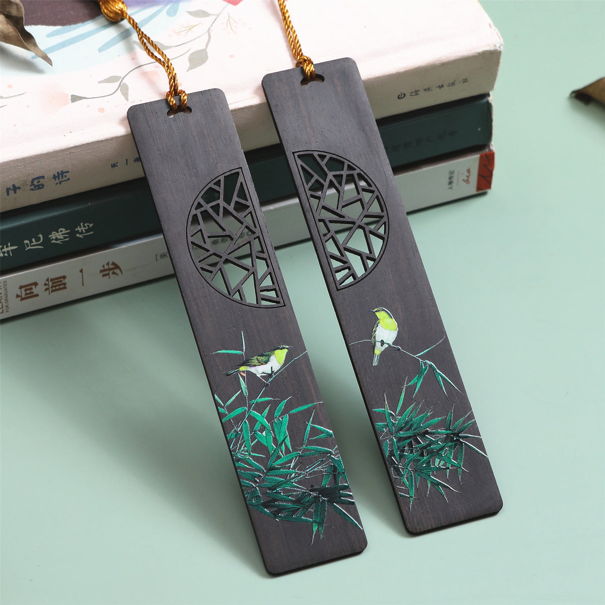 Chinese Style Rosewood Ebony Bamboo Bookmark with Painted Window Pattern for Gifts