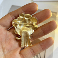 Vintage Matte Gold Brooch Retro Palace Style Simple Versatile Pin Accessory