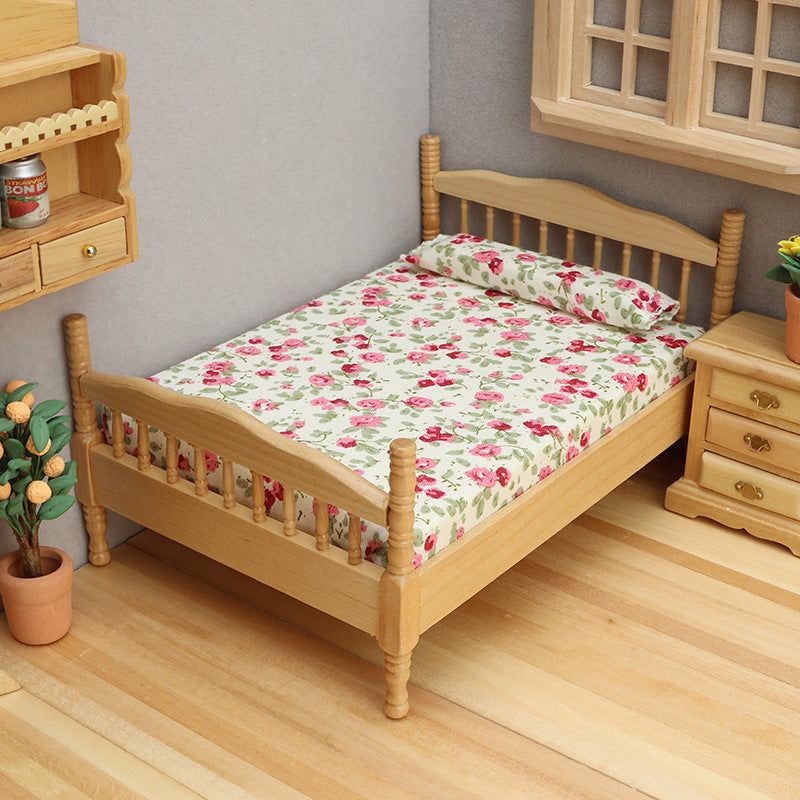 1:12 Dollhouse Miniature European Style Wooden Double Bed with Fabric