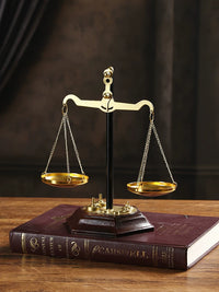 Vintage Balance Scale Model Ornament for Office and Cafe Decor