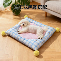 Pet Bed for Cats and Small to Medium Dogs, All-Season Sleeping Mat with Heart Pattern
