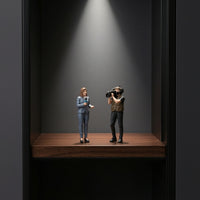 2 Pieces Reporter and Cameraman Figure Set Resin Reporter and Cameraman Figures Realistic Miniature Scene with Figures for Collectors, Display Shelves
