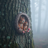 Squirrels in Tree Hollow Statue Weather-Resistant Squirrel Tree Peeker Hand-Painted Garden Sculpture for Yard, Patio, Balcony