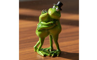 Frog Couple Figurine Creative Design Frog Couple Statue Home Decoration Playful Decor Hand-Painted for Pair, Desktop