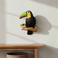 Hanging Toucan Decoration Lifelike Design Hanging Toucan Statue Exotic Avian Figurine Gaze-Catching Garden Decoration