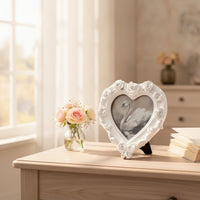 Ornate Heart-Shaped Picture Frame Rose-Relief Picture Frame with Easel Stand Vintage-Style Tabletop for Anniversary, Wedding