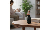 1/18 scale miniature Figurine with Shoulder Bag Detailed Female Figurine Compact Display Model for Collectors