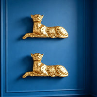 2 Pieces Textured Resin Leopard Decor Spotted Gold Leopard Ornament Reclining Light Switch Cover Detailed Face