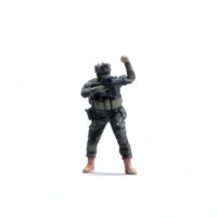 Combatant with Concealment Pattern Combatant Figurine Highly Detailed Figurine for Diorama Builders, Hobbyists