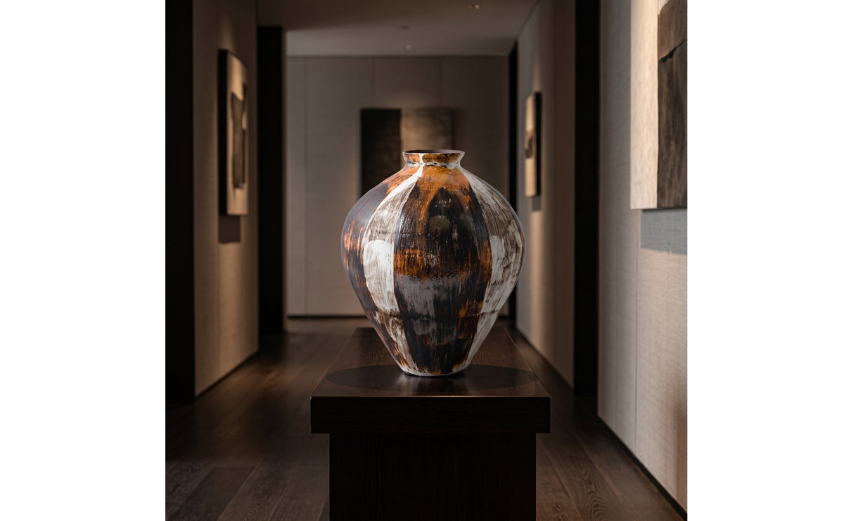 Decorative Vase Distressed Sculptural Vase Hand-Painted Vessel for Interior Designers, Hotel Foyer