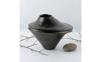 Tabletop Vase Black Sculptural Vase Decorative Flower Holder for Art Collectors, Entry Console
