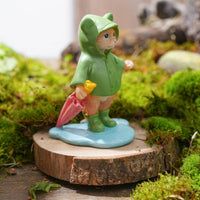 Cat Figurine with Raincoat Compact Cat Figurine with Umbrella Cute Kitten Statue for Desk, Bookshelf, Office