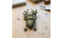 Detailed Duplicate Copper Beetle Desk Ornament Artisan-Made Vintage Beetle Statue Exquisite Workmanship Vintage Sculpture for Collectors, Desktop, Office, Bookshelf