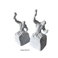 2 Pieces Muscular Male Figurine Matte Statue Speckled for Desktop Display