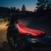 Motorcycle Seat Assembly Textured Motorcycle Seat with Bracket Comfortable