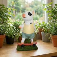 Funny Pig Statue with Skateboard Playful Skateboarder Pig Ornament Decorative Garden Decor Weather-Resistant for Gardeners