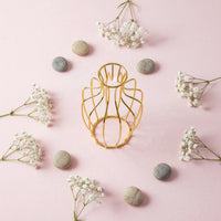 Metal Frame Vase Minimalist Aesthetic Metal Wire Frame Vase Glass Tube Flower Holder Bright Luxury for Living Room, Office Desk