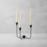 Minimalist Iron Candelabra Light Elegant Black 3-Arms Candle Holder Stable Construction 3-Arms Candelabra for Hotel