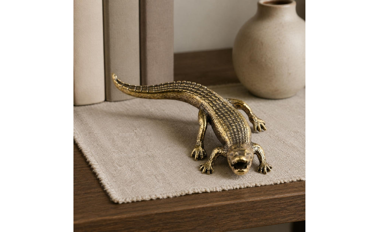 Brass Figurine Eye-Catching Brass Sculpture Long-Lasting