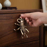 Decorative Grasshopper Drawer Pull Compact Furniture Knob Vintage-Inspired Brass Cabinet Handle Sculpted for Cabinets, Drawers, Wardrobes