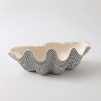 Clam Shell Tray Coastal Clam Shell Bowl Seaside-Themed Resin Tray with Wavy Undulations for Simplicity Lovers