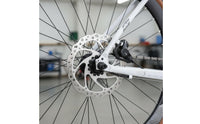 Lightweight Design Disc Brake Road Bike Internal Cable Routing 700C Racing Bike 18 Speed Road Bike for Adults, Men, Women, Commuting, Exercise