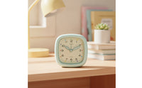 Easy to Read Analog Alarm Clock Compact Quartz Alarm Clock Battery-Operated Small for Students, Bedroom, Nightstand