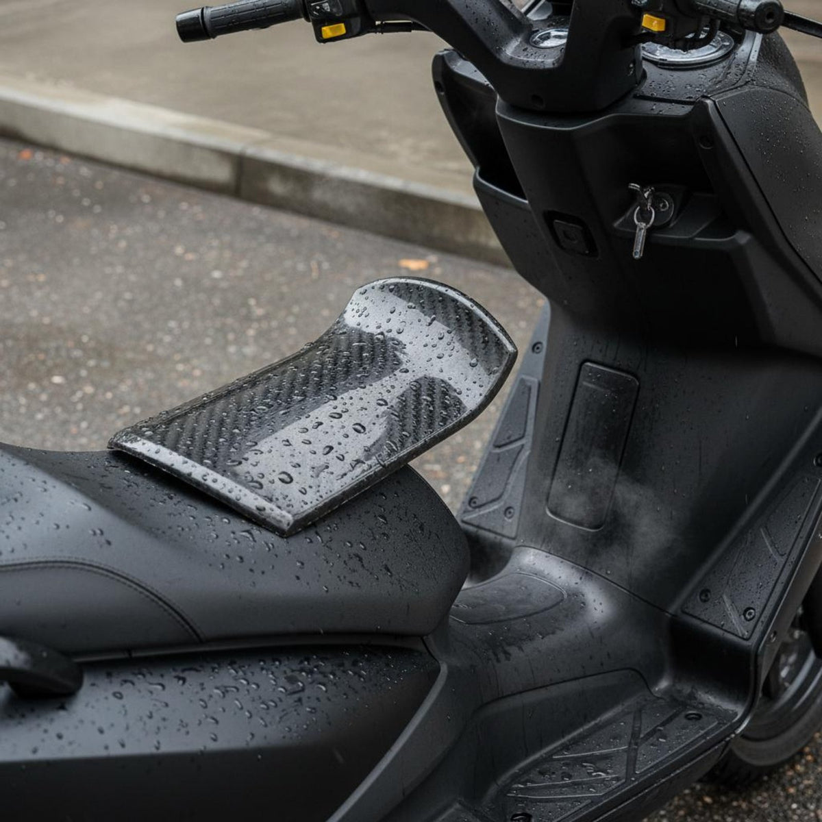 Glossy Finish Carbon Fiber Fuel Reservoir Cover Scratch Protection Scooter Gas Reservoir Sticker