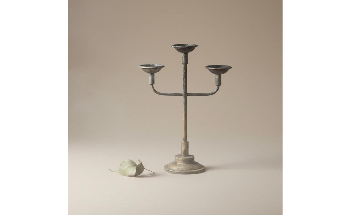 Iron Candelabra Antique Finish Rustic Candle Candelabra Stable Base Home Decor for Tabletop