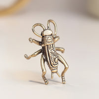 Decorative Grasshopper Drawer Pull Compact Furniture Knob Vintage-Inspired Brass Cabinet Handle Sculpted for Cabinets, Drawers, Wardrobes