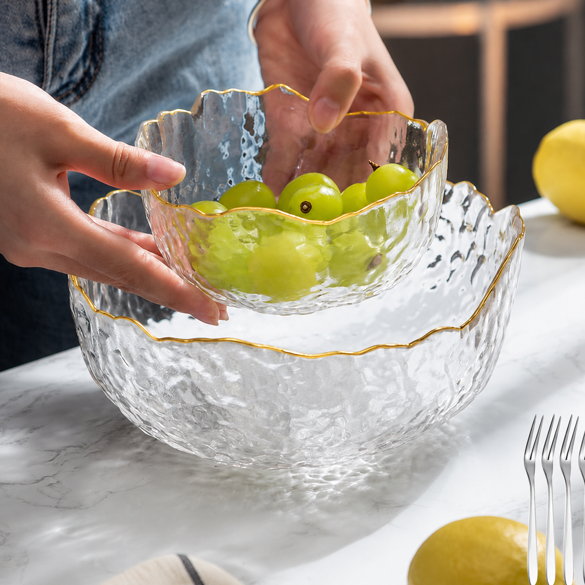 Salad Bowl with Lid, Set of 2 Thick-Walled Glass Bowls with Gold Rim, Japanese Serving Bowl for Families, Transparent Salad Bowl