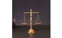 Iron Balance Scale Ornament Gold-Toned Balance Scale Ornament Elegant Decoration for Tabletop, Office, Study