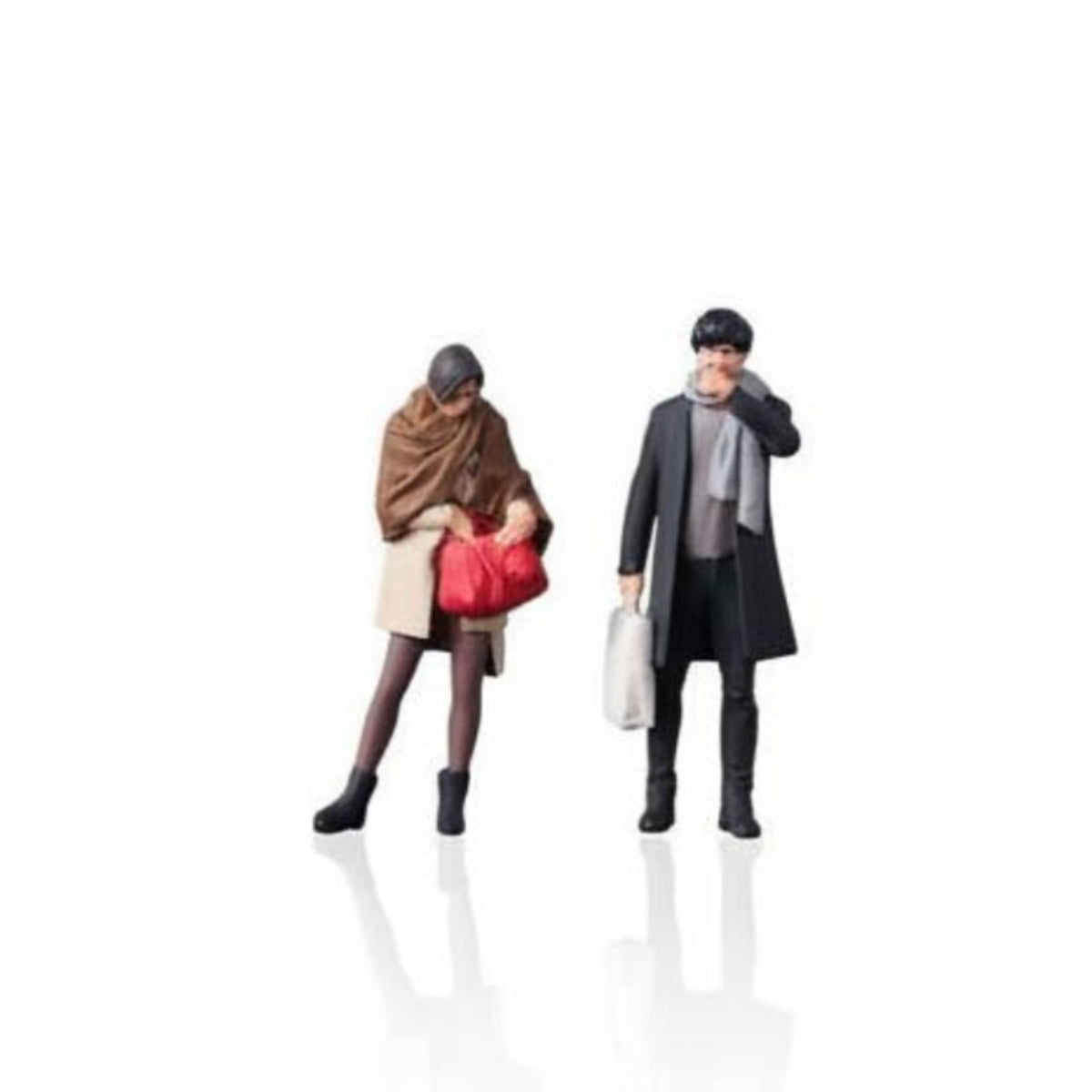 2 Pieces Lifelike Details Warm Winter Fashion Doll Set Realistic Design 1:64 Scale People Figures Highly Detailed 1:64 Scale Figure Set High Precision