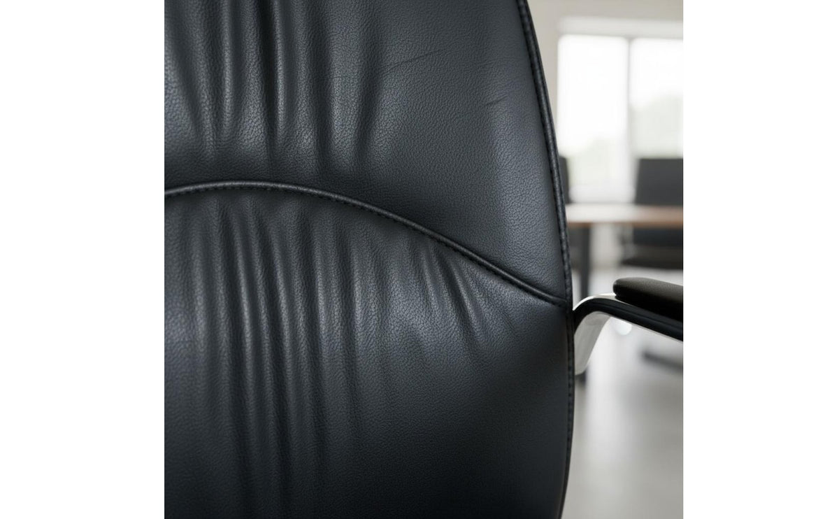 Ergonomic Backrest Cantilever Guest Chair Wear-Resistant Upholstery High Back Leather Armchair Non-Slip Feet Sled Base Office Chair for Conference Room