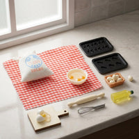 Molded Details Miniature Dollhouse Kitchen Accessory Set Printed Decoration 1/12 Scale Dollhouse Baking Set Cloth Toy-Like Miniature Props Checkered