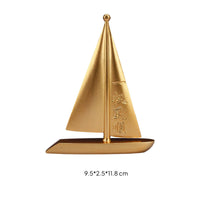 Good Fortune Charm Brass Sailboat Ornament Minimalist Design Effortless Sailing Boat Statue Pre-Assembled Golden Sailboat Figurine Handmade for Business Owners, Professionals, Wine Cabinet, Desktop, Office, Living Room