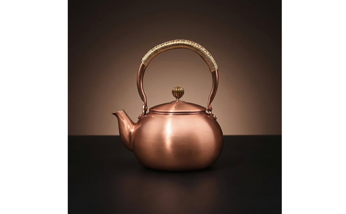 Hammered Copper Teapot Attractive Copper Kettle Traditional Tea Kettle with Lid Vintage-Style for Stovetop
