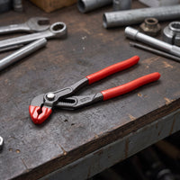 Quick-Adjust Pipe Pliers with Curved Gripping Surfaces Non-Slip Adjustable Pliers with Dipped Handles Ergonomic Compact for Mechanics, Workshops