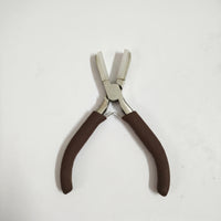Jewelry Pliers Smooth-Jaw Pliers with Cushioned Grips Tool Spring-Loaded Wire Wrapping for Jewelers, Beading, Crafting